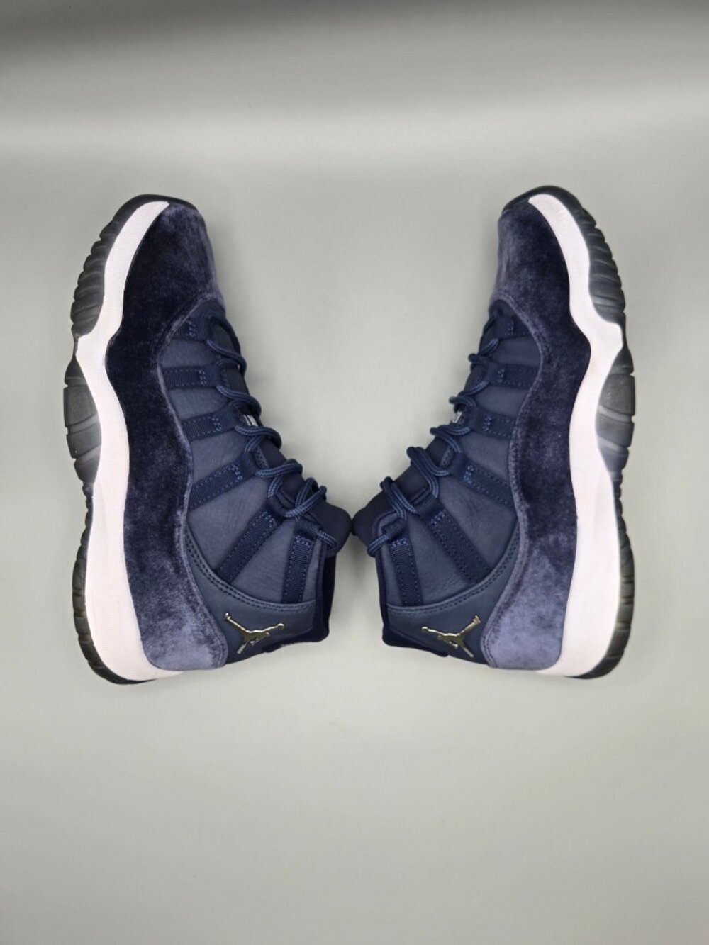 Retro Jordan Air Jordan 11 Midnight Navy Velvet AR0715-441 Blue White Black 2022 - Picture 2 of 10